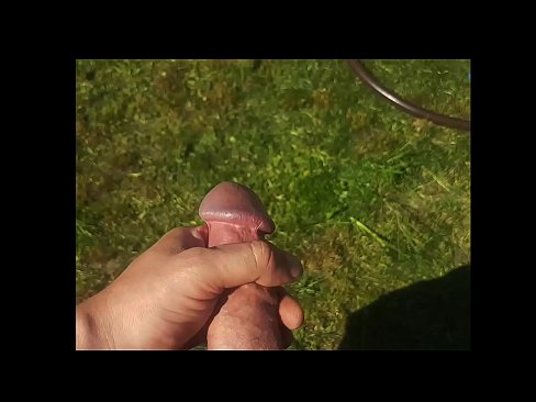 ❤️ Hot hottie gets her pink pussy fucked and cums with a squirt in a summer garden ❌ Anal video at us ❌️❤